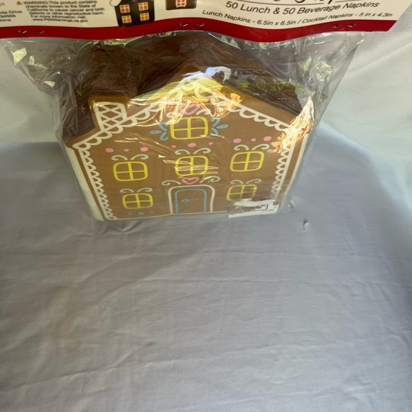 Gingerbread  & House Paper Lunch & Beverage Napkins 100 count - Picture 4 of 6
